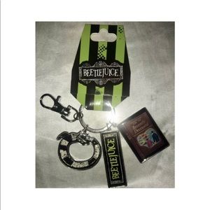 Beetlejuice Keychain Charm Sandworm & Handbook for the Recently Deceased NEW